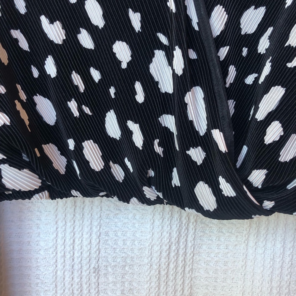 Black White Wrap-Front Elevated Casual Going Out Women’s Blouse Shirt Top Small - Picture 6 of 15